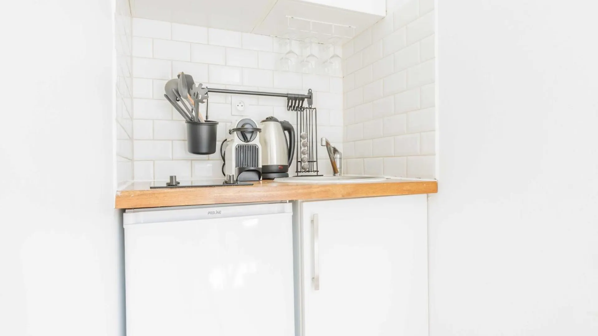 Charming Studio Near Parc Monceau - Mobility Lease Paris