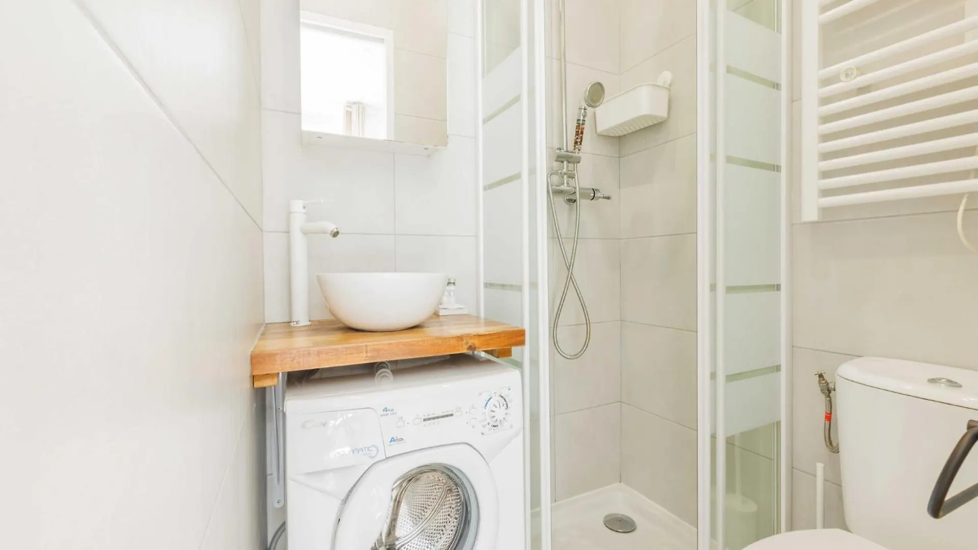Charming Studio Near Parc Monceau - Mobility Lease Paris Apartment