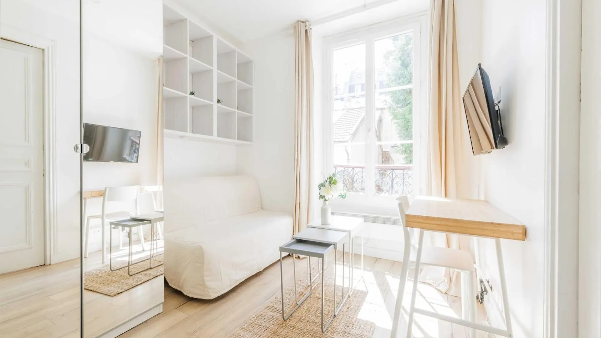 Apartment Charming Studio Near Parc Monceau - Mobility Lease Paris